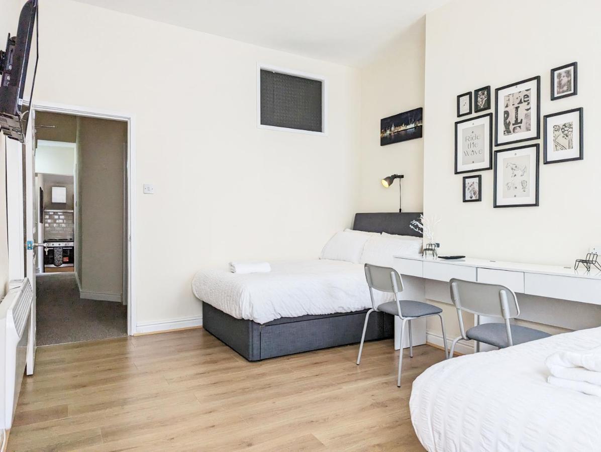 Guest Rooms In Anfiled Near Stadium, Free Parking Liverpool Bagian luar foto